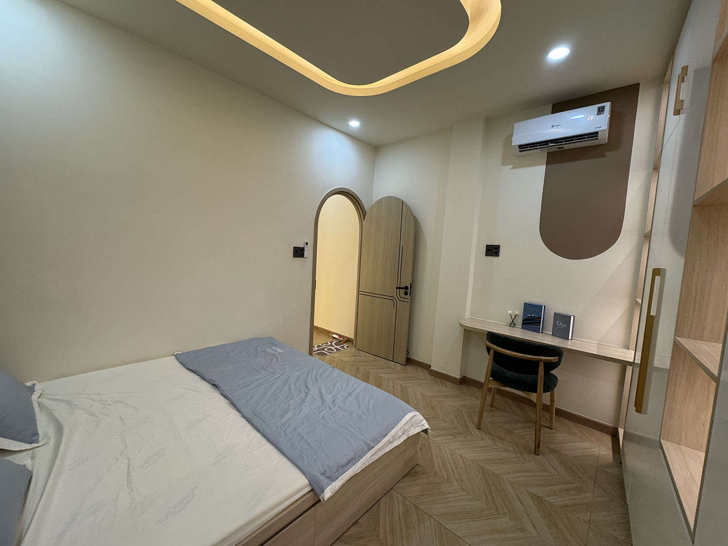 Tuyệt phẩm nhà phố 2 lầu (3,9m nở hậu 5,5m x 11m) full nội thất cao cấp khu VIP Thích Quảng Đức